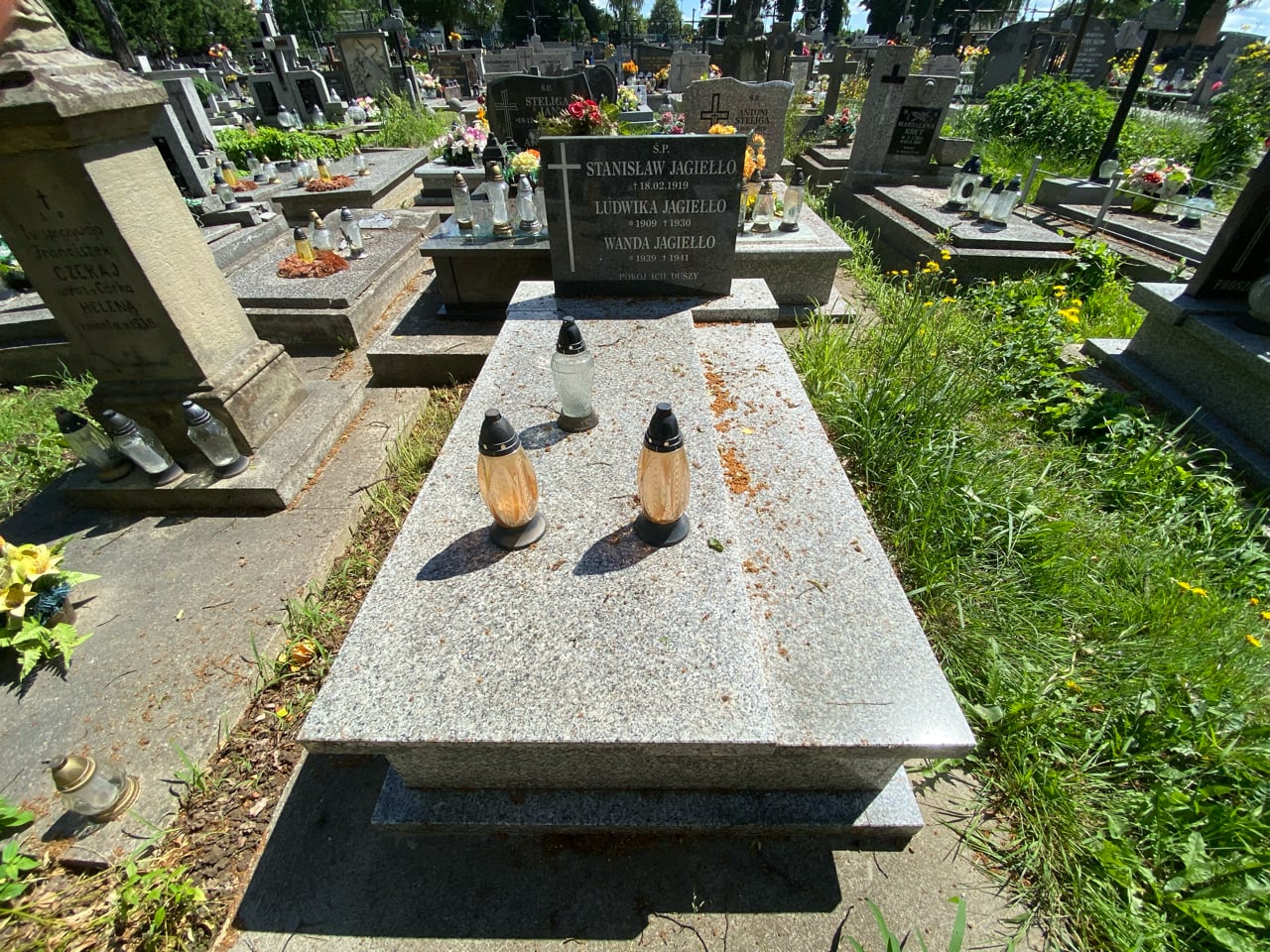 Wanda Jagiełło 1939 Krosno - Grobonet - Wyszukiwarka osób pochowanych