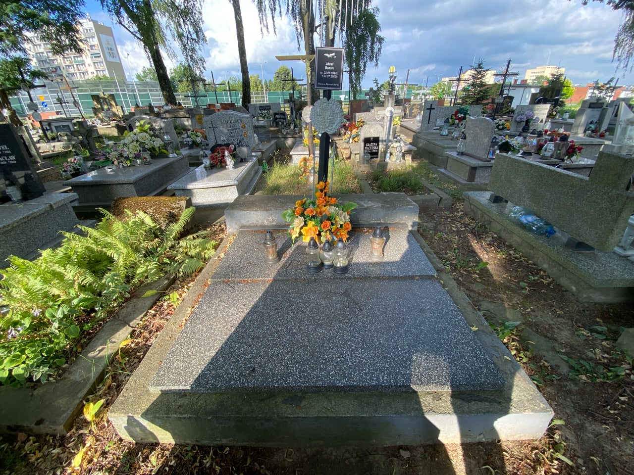   Krosno - Grobonet - Wyszukiwarka osób pochowanych