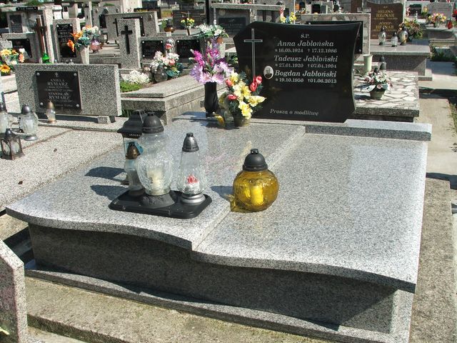 Anna Jabłońska 1924 Krosno - Grobonet - Wyszukiwarka osób pochowanych