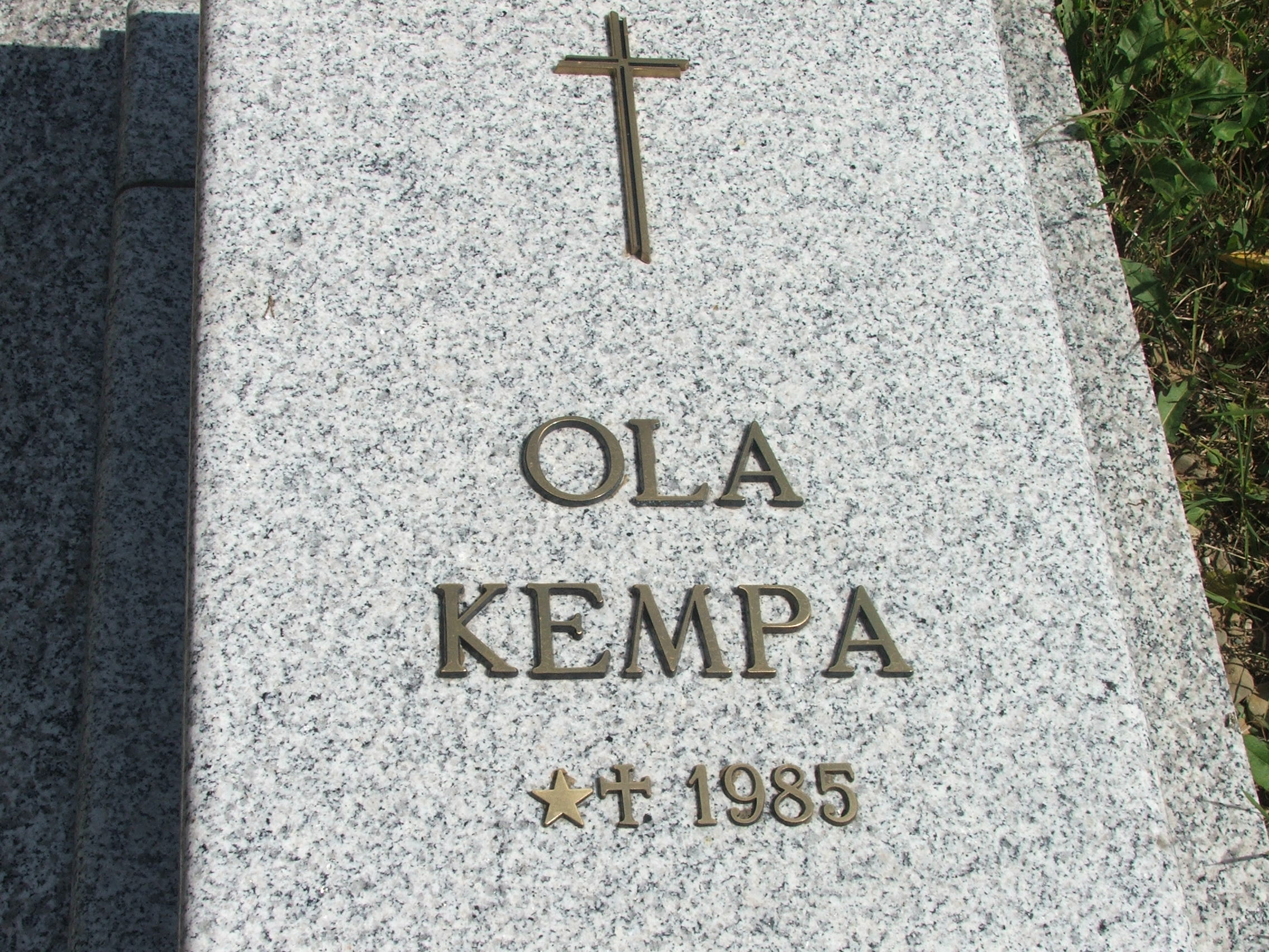 Aleksandra Kempa 1985 Krosno - Grobonet - Wyszukiwarka osób pochowanych