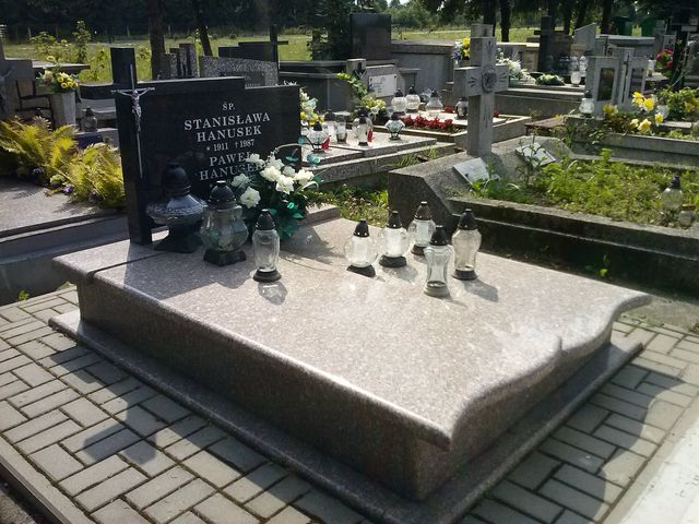 Stanisława Hanusek 1911 Krosno - Grobonet - Wyszukiwarka osób pochowanych