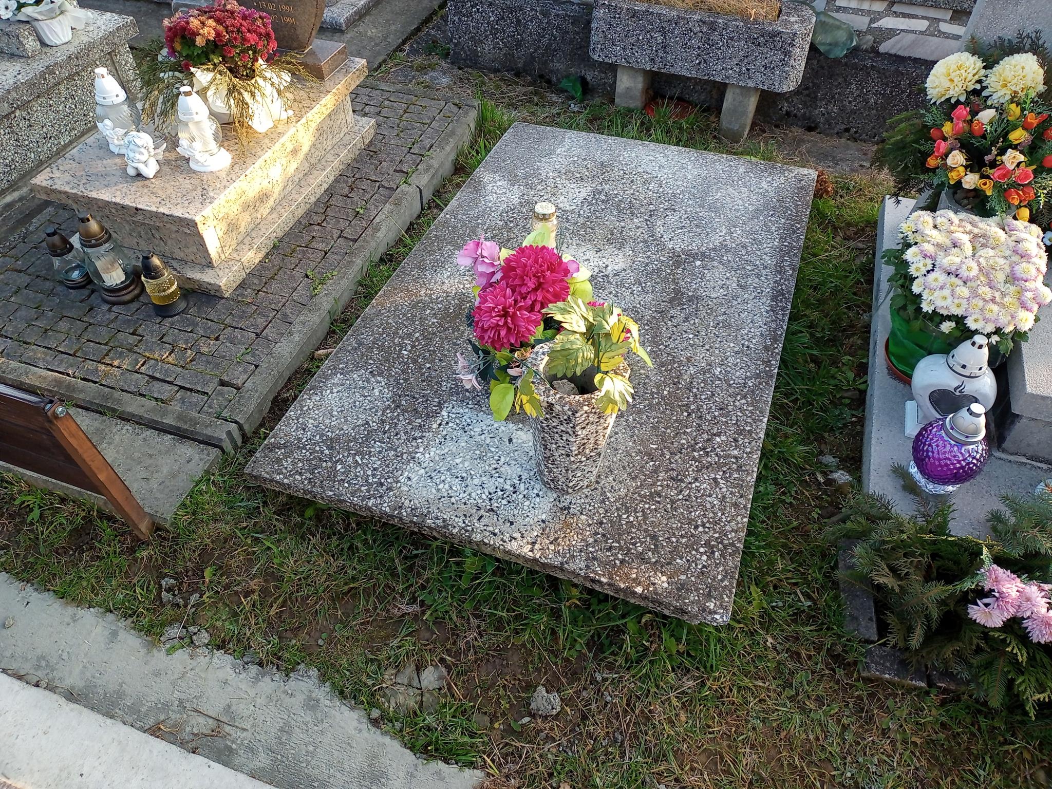  NN Krosno - Grobonet - Wyszukiwarka osób pochowanych