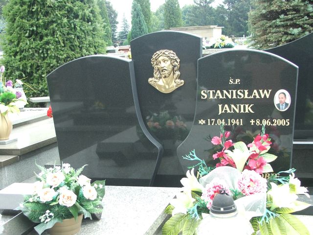 Lucyna Janik 1945 Krosno - Grobonet - Wyszukiwarka osób pochowanych