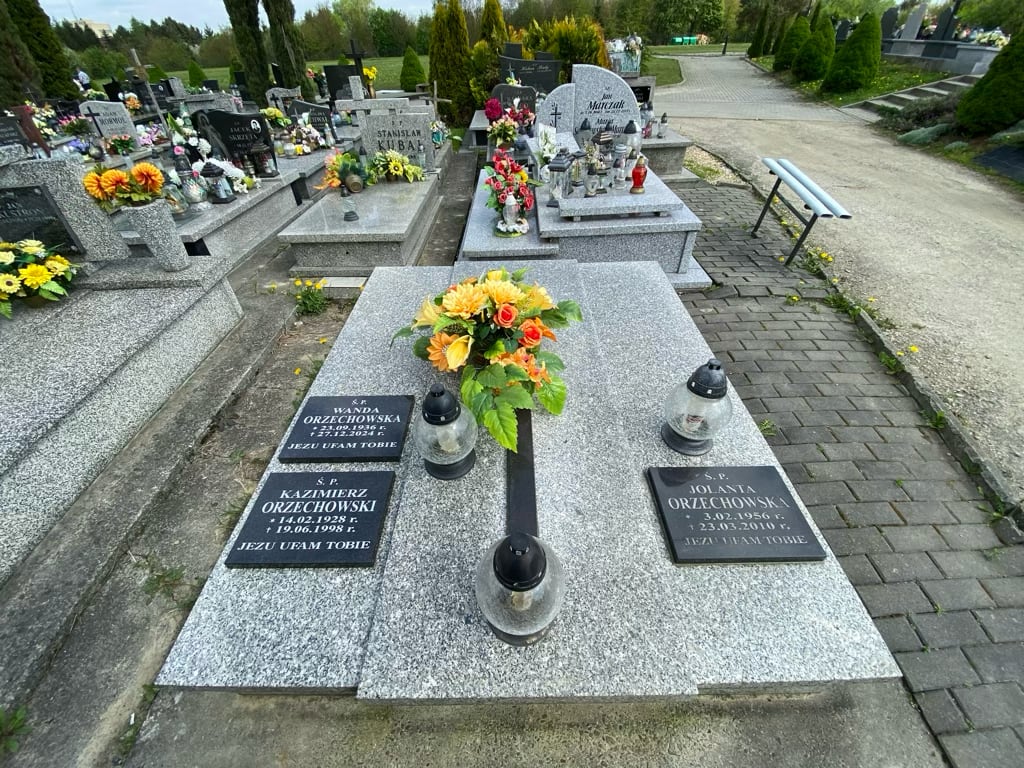 Jolanta Orzechowska 1956 Krosno - Grobonet - Wyszukiwarka osób pochowanych