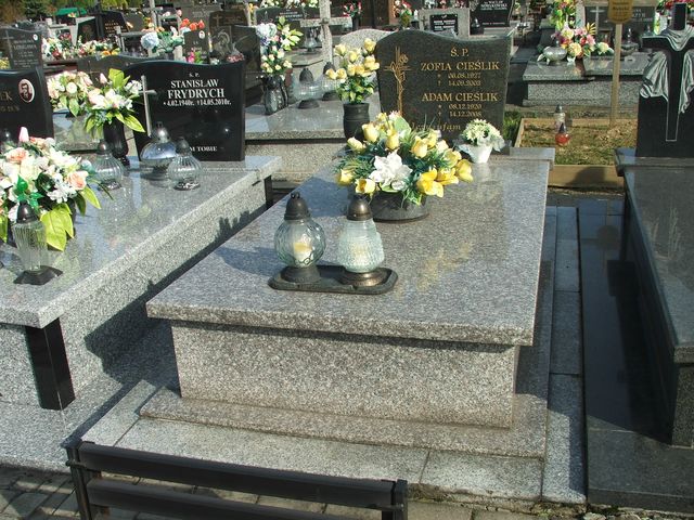 Adam Cieślik 1920 Krosno - Grobonet - Wyszukiwarka osób pochowanych