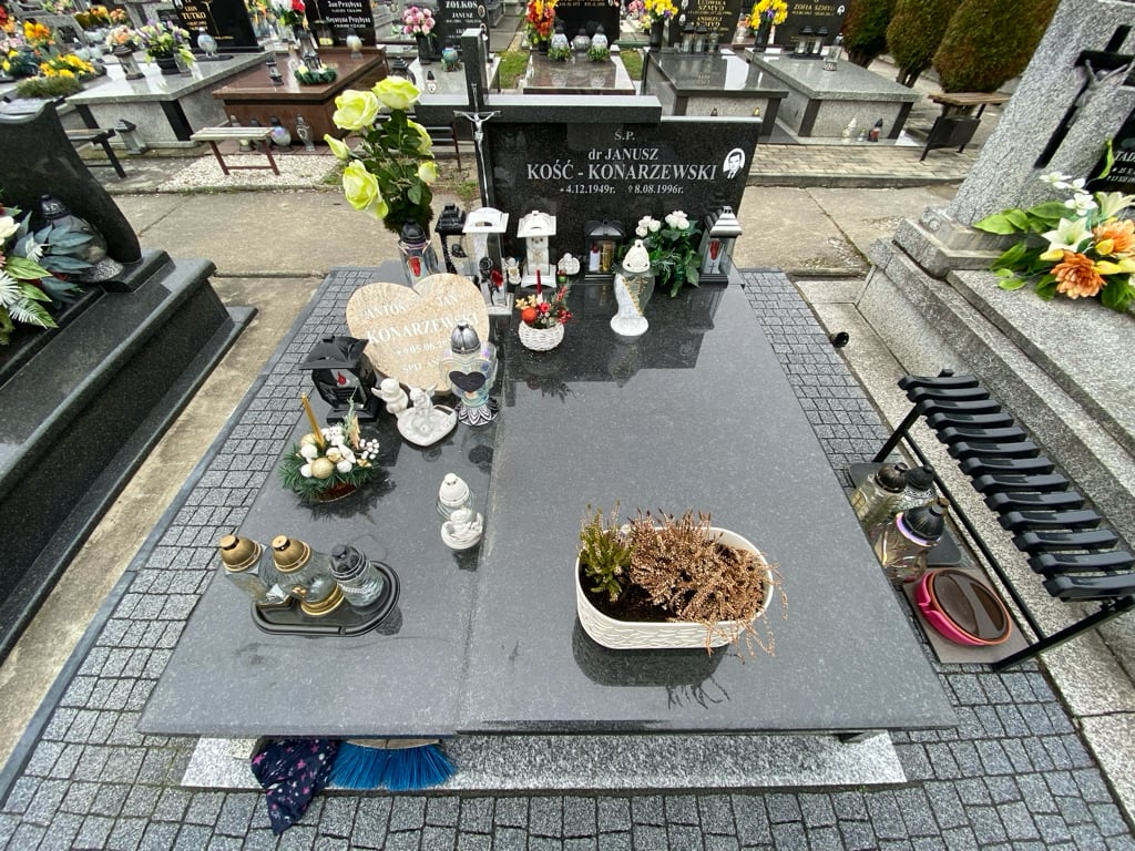 Antoni Konarzewski 2021 Krosno - Grobonet - Wyszukiwarka osób pochowanych